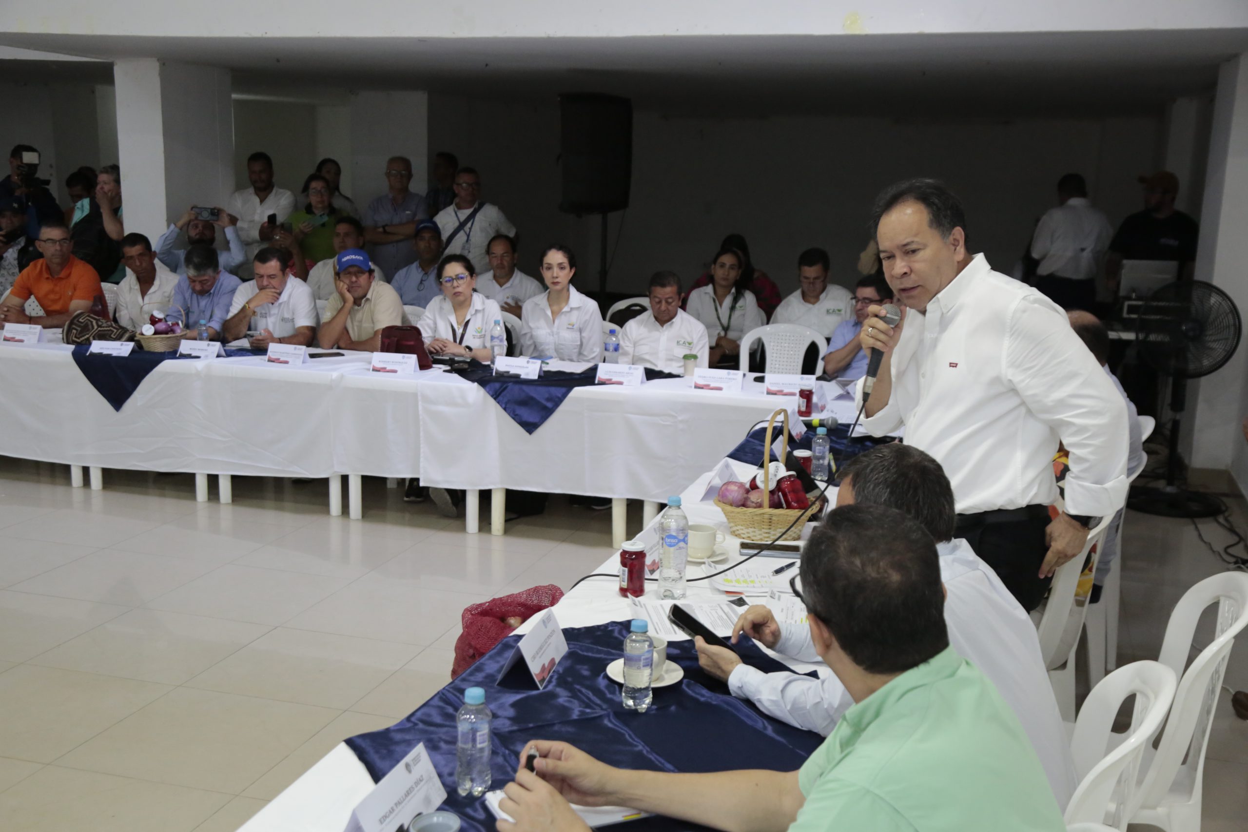 Gobernador propone planta de procesamiento de cebolla en Ocaña