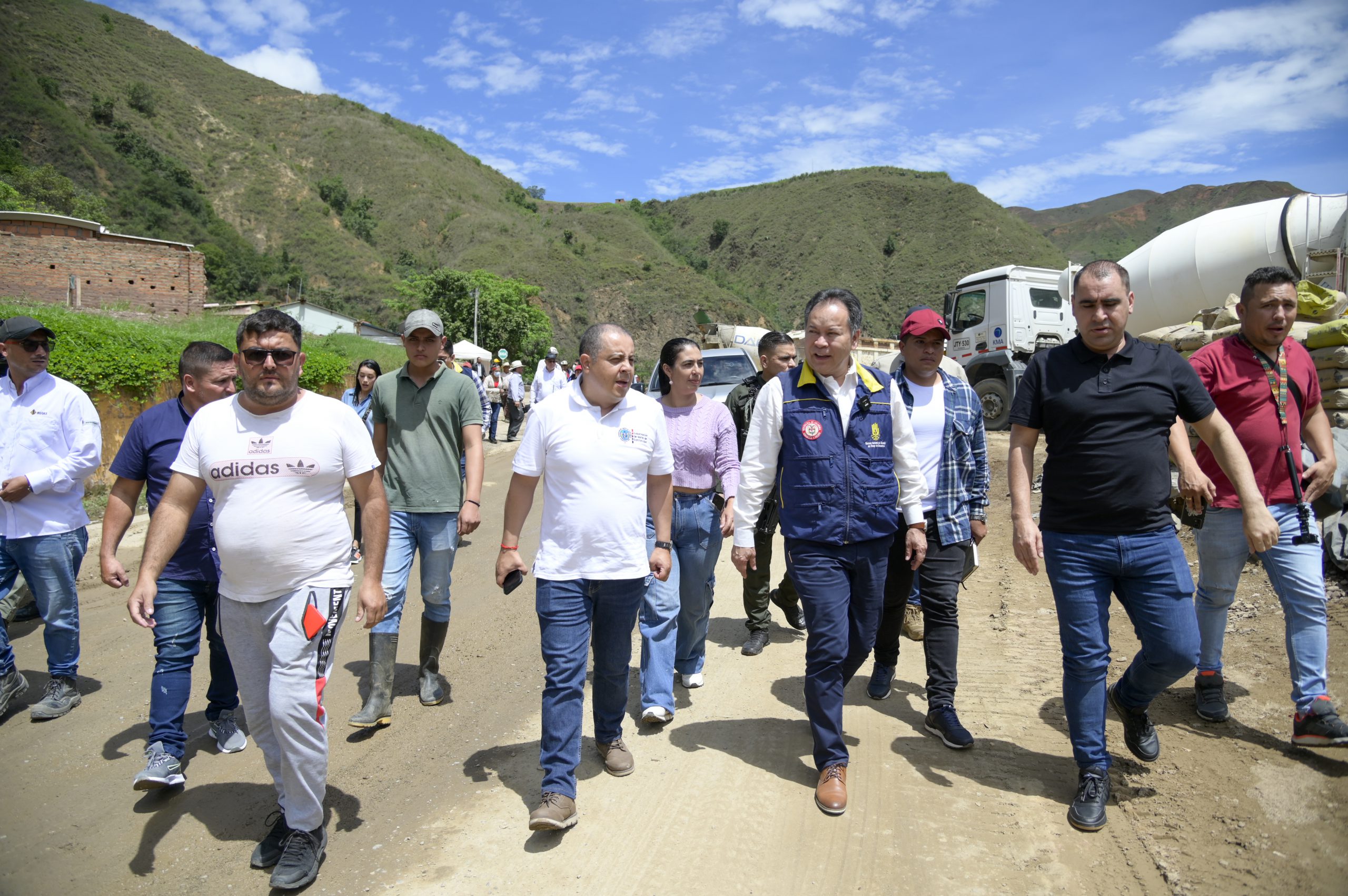 Gobernador gestionará ante el Gobierno Nacional soluciones concretas a situación de El Tarrita