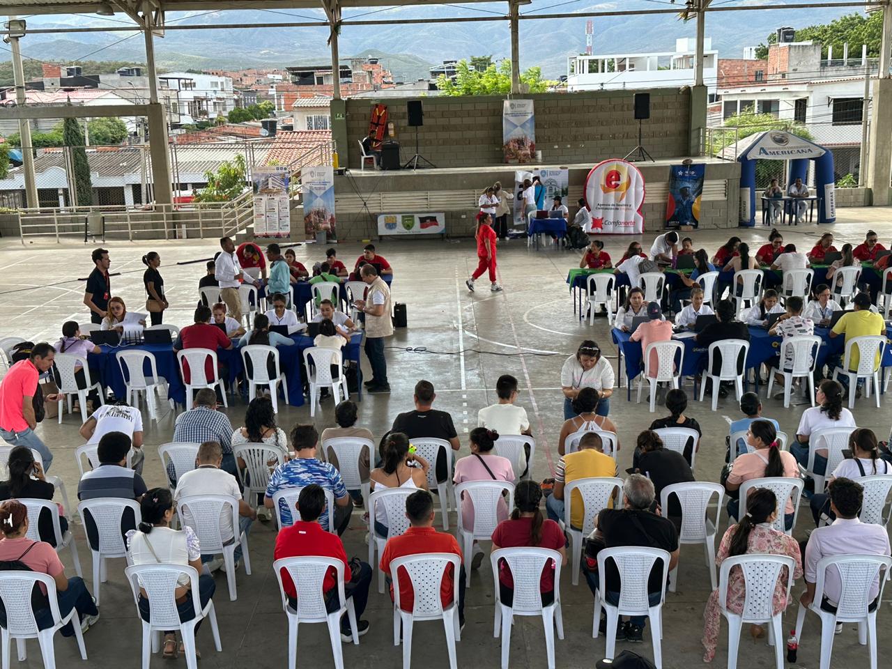 Amplia participación en jornada de empleabilidad organizada por la Gobernación