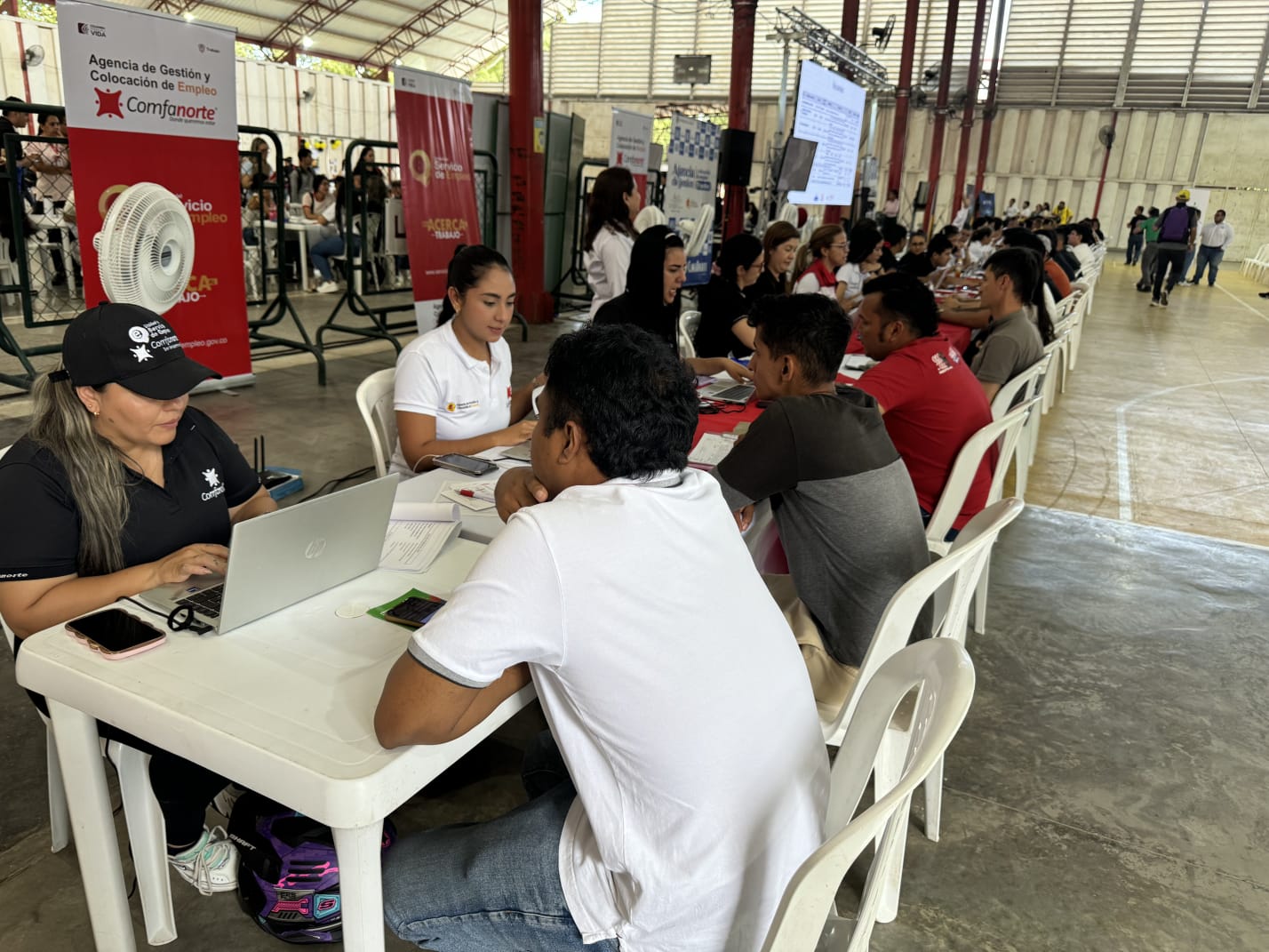 Exitosa Feria Laboral Inclusiva brindó 120 vacantes a jóvenes en Cúcuta