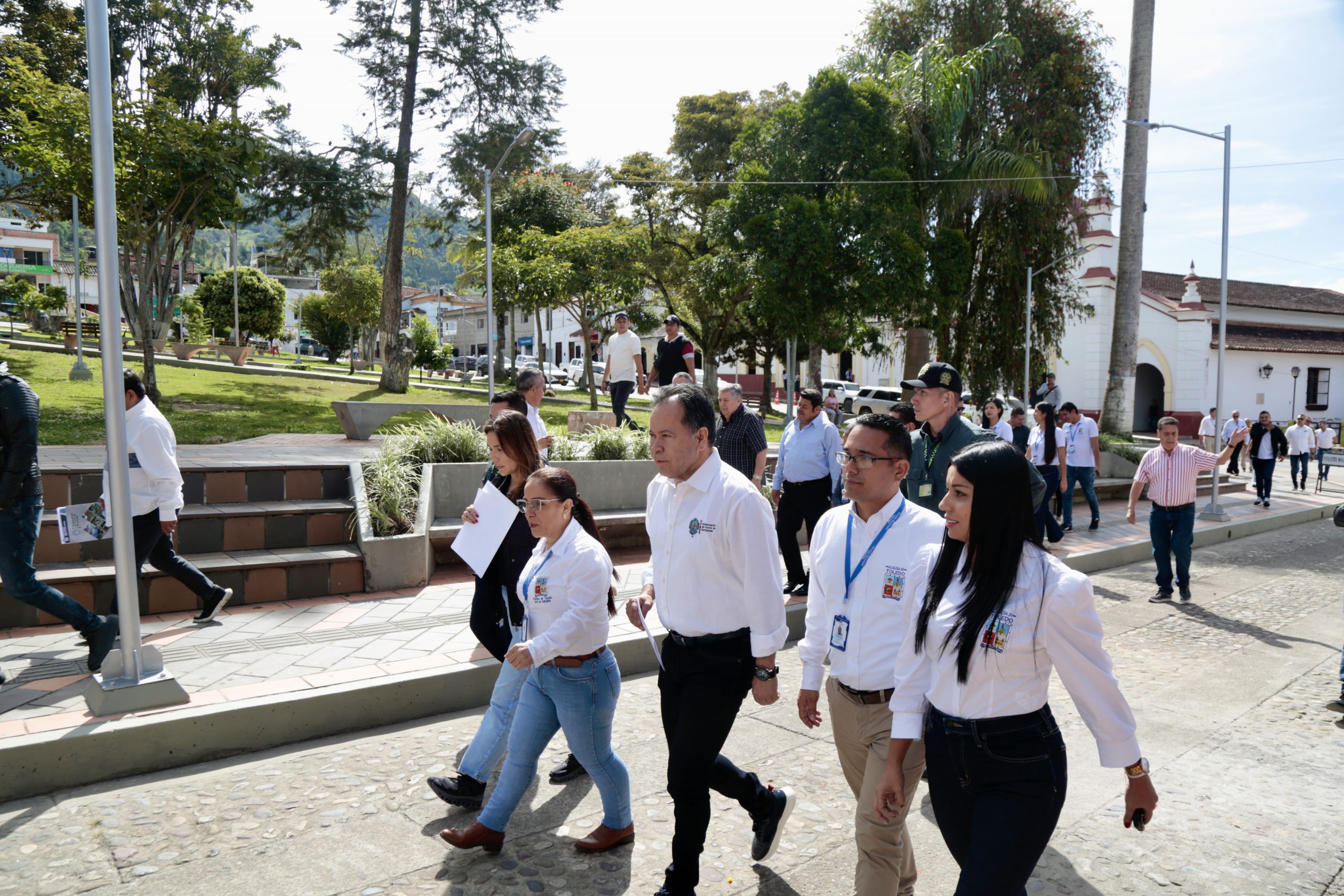 Nuevas inversiones en vías y educación fueron anunciadas por el Gobernador para Toledo y Labateca