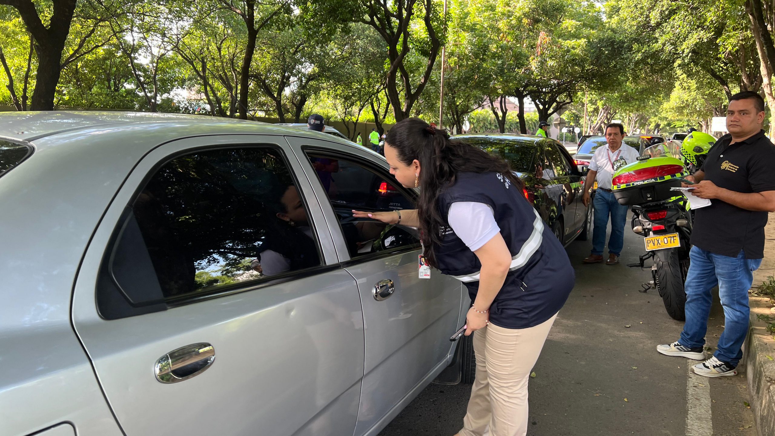 Invitan a la ciudadanía a ponerse al día con el impuesto vehicular