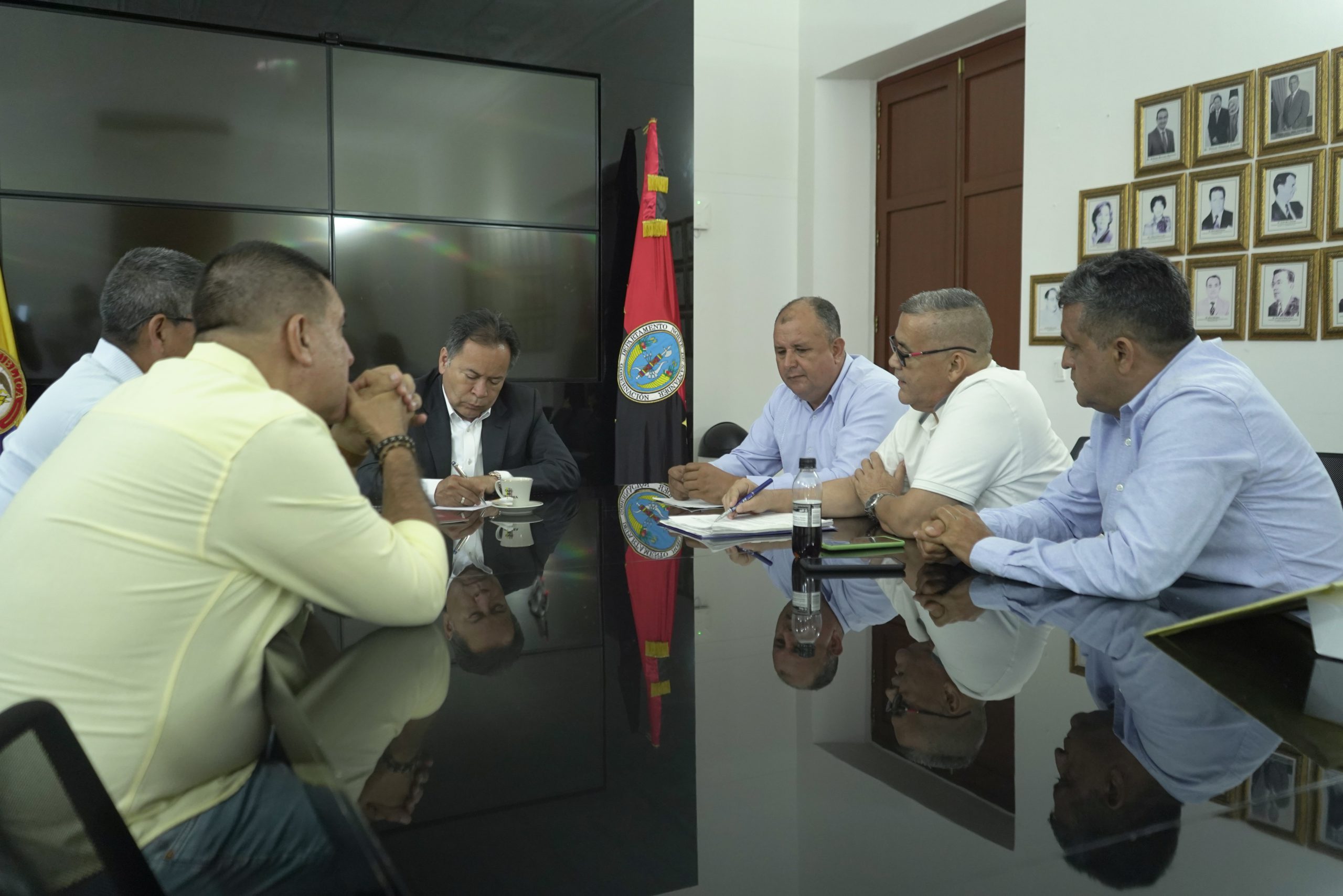 Gobernador respalda a docentes provisionales del Catatumbo y gestionará concurso que priorice su experiencia