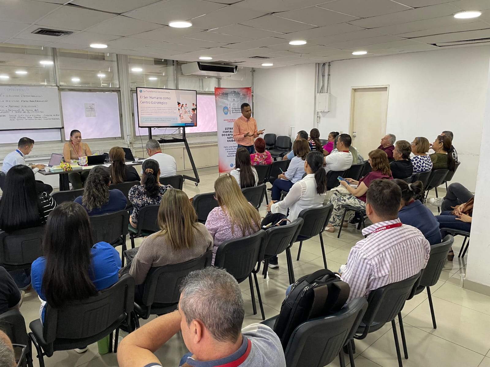 Capacitación en Política Pública para la atención efectiva al Ciudadano