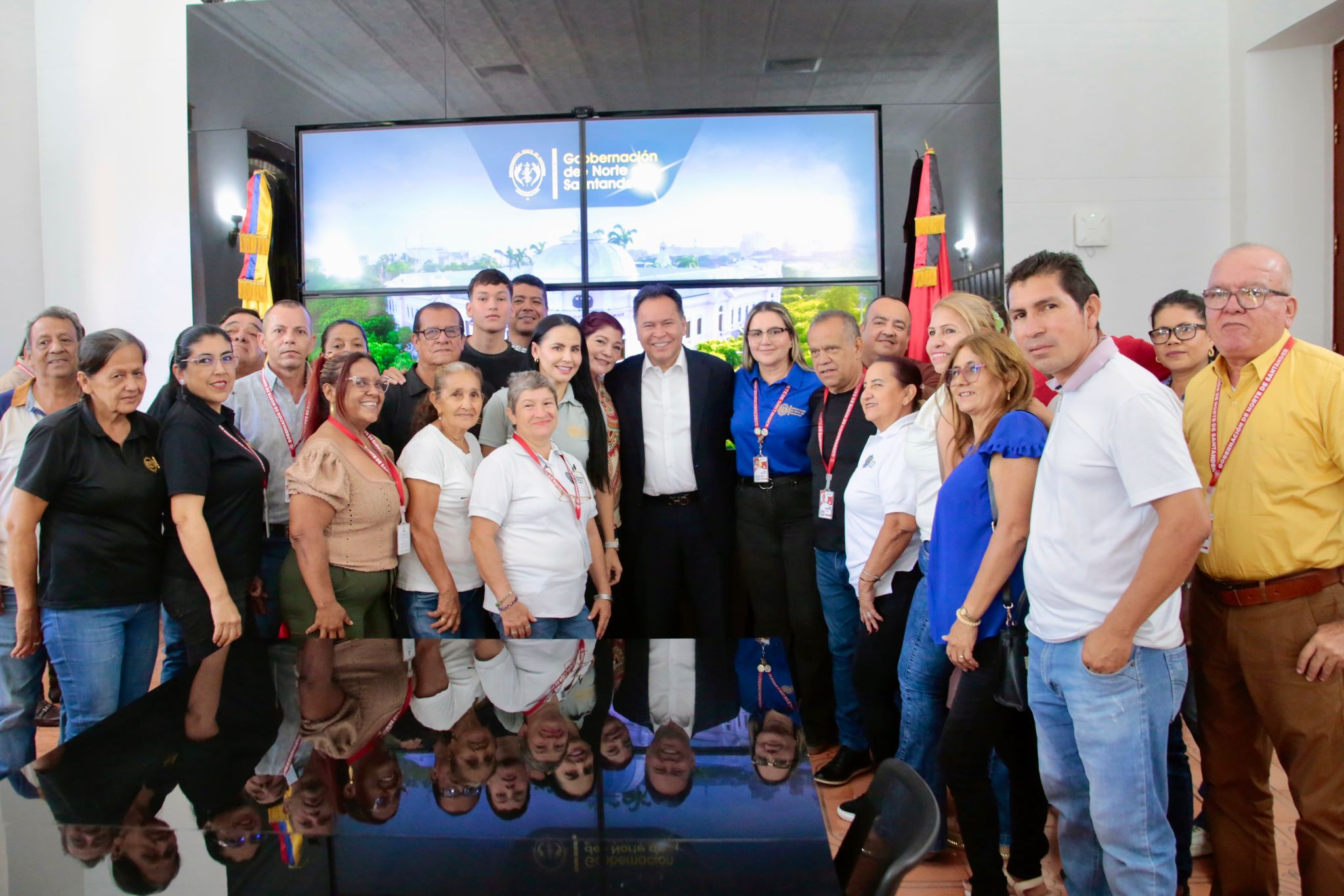 Lista la dotación para docentes y administrativos vigencia 2025