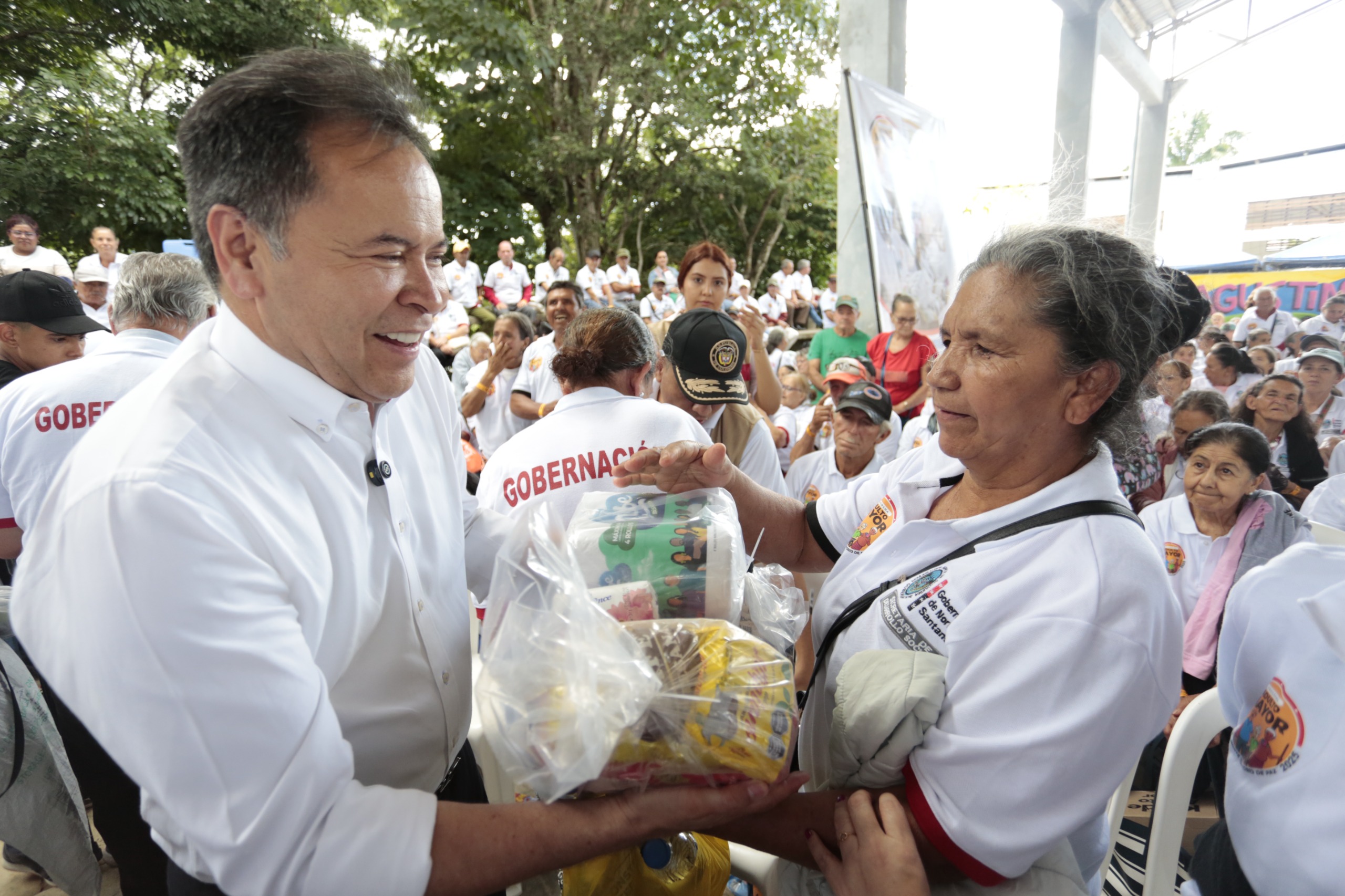 Gobernación ha entregado 28 mil ayudas a 7.800 adultos mayores en lo corrido de 2025