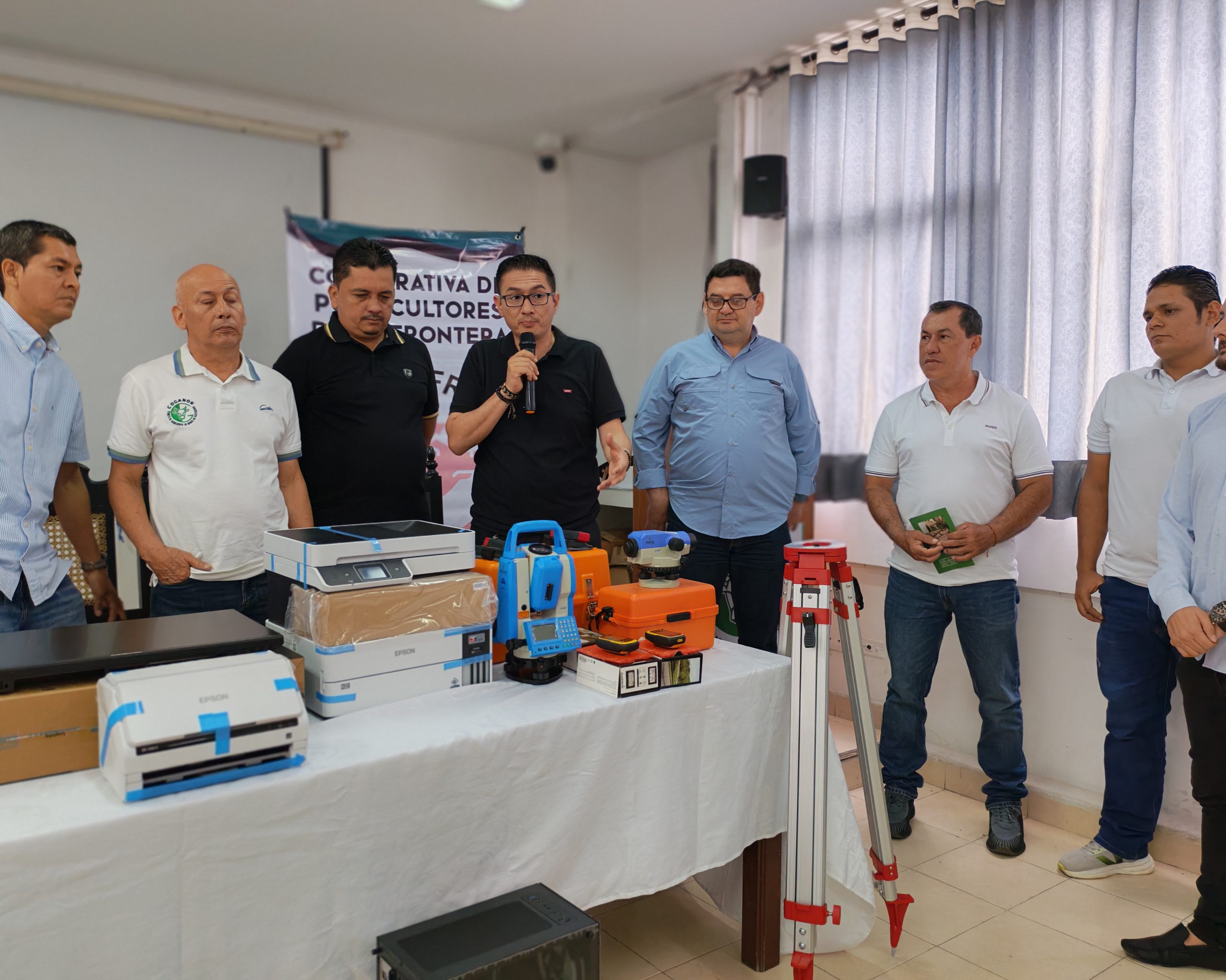 Gobernación fortalece la tecnificación ganadera con entrega de equipos especializados