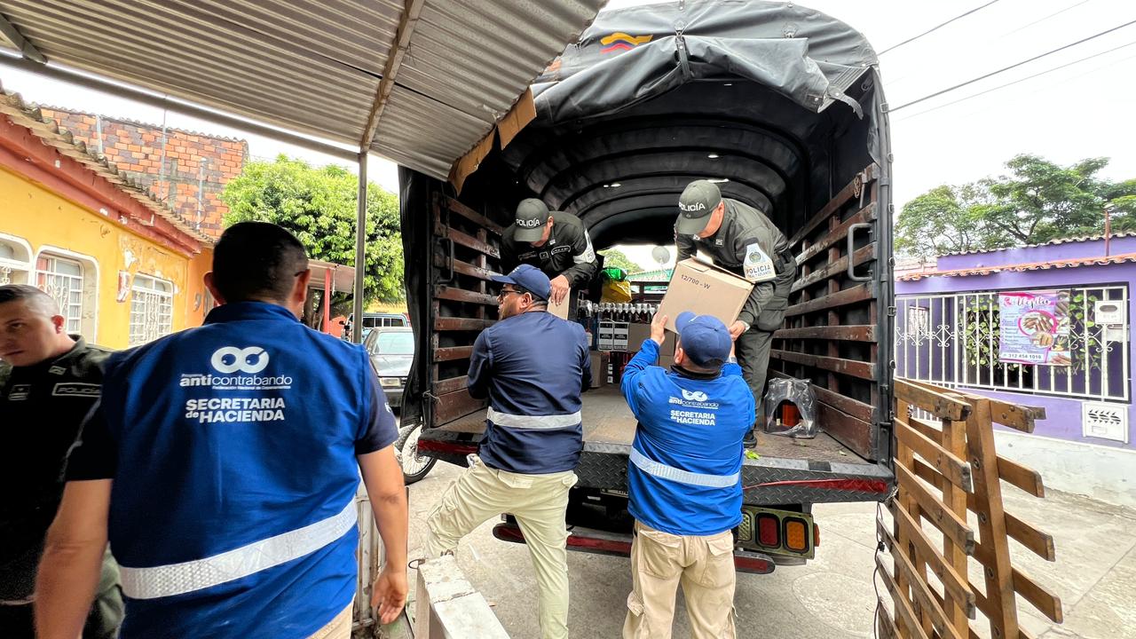 Incautadas 4.500 botellas de licor ilegal en operativos en Villa del Rosario