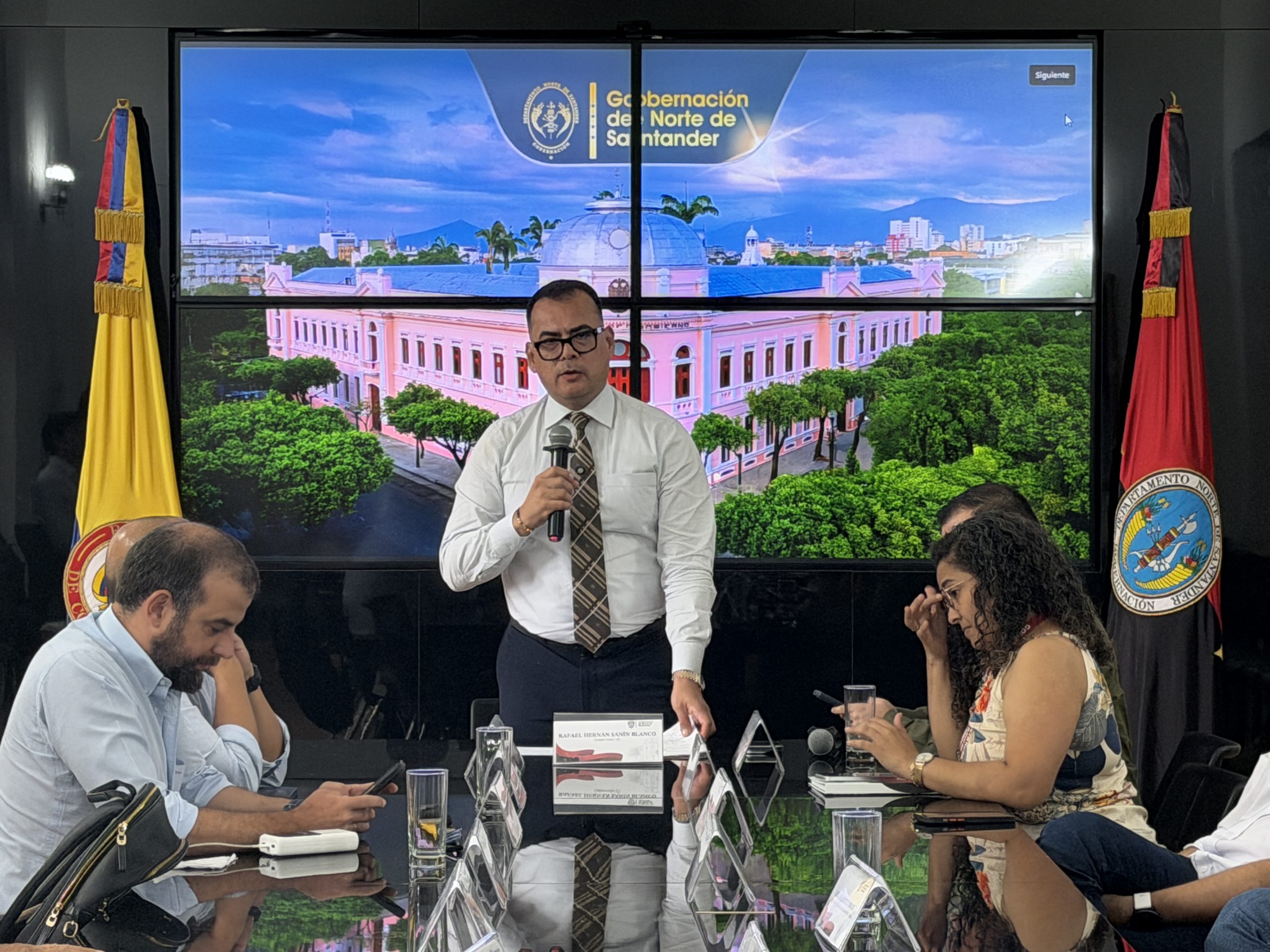 Gobernación anuncia cumbre de gobernadores y cita con Venezuela para posicionar al departamento en la agenda internacional