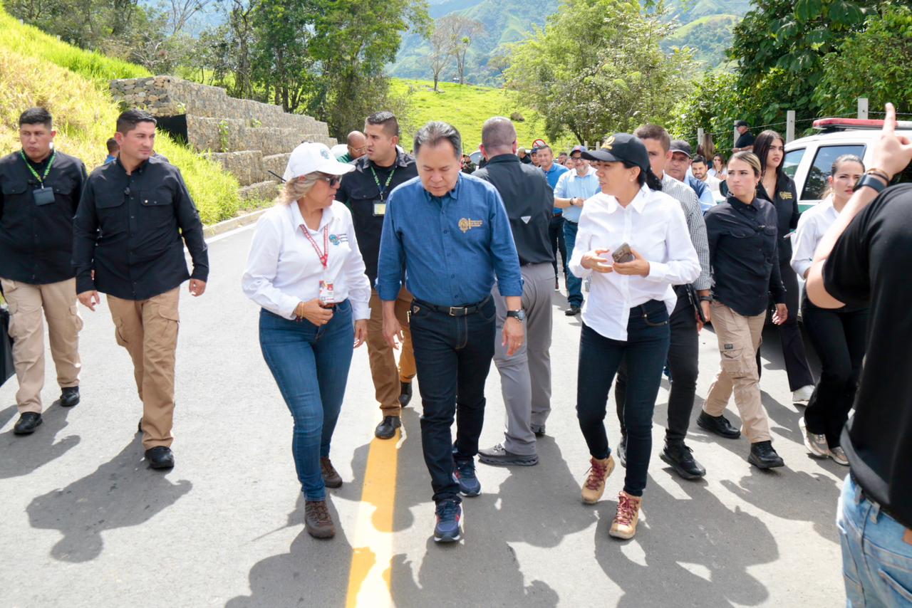 Gobernación asegura recursos para culminar completamente la vía de los Pueblos de Occidente