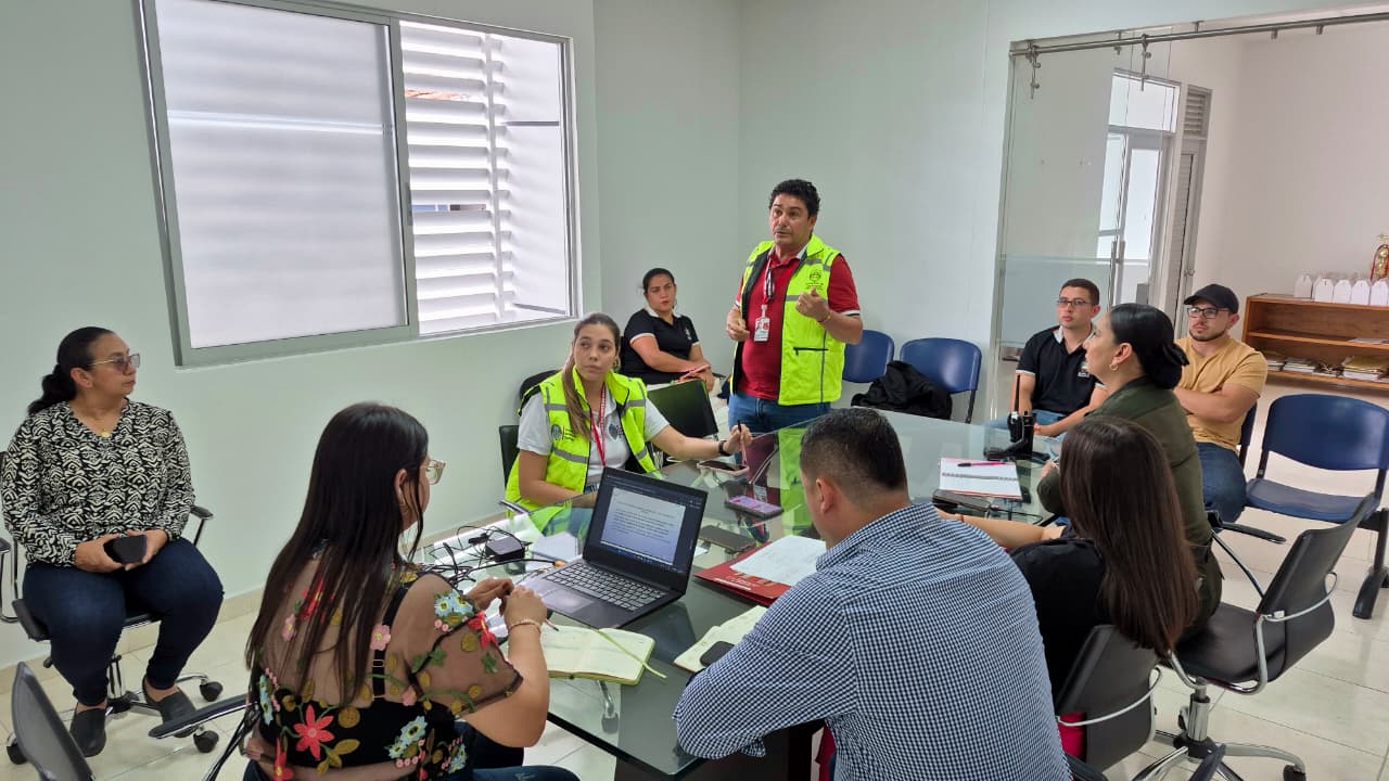 𝐑𝐚𝐠𝐨𝐧𝐯𝐚𝐥𝐢𝐚 𝐟𝐨𝐫𝐭𝐚𝐥𝐞𝐜𝐞 𝐥𝐚 𝐬𝐞𝐠𝐮𝐫𝐢𝐝𝐚𝐝 𝐯𝐢𝐚𝐥 𝐜𝐨𝐧 𝐥𝐚 𝐢𝐧𝐬𝐭𝐚𝐥𝐚𝐜𝐢ó𝐧 𝐝𝐞𝐥 𝐂𝐨𝐦𝐢𝐭é 𝐋𝐨𝐜𝐚𝐥