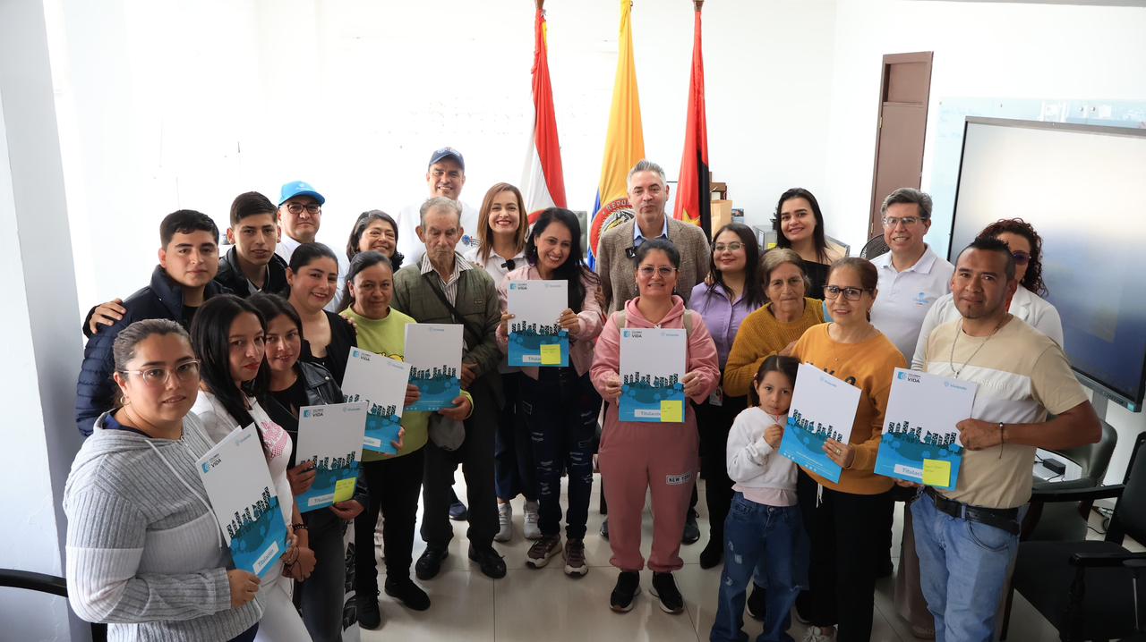 Norte de Santander alcanzó la entrega del título de propiedad n° 350.000 en Colombia
