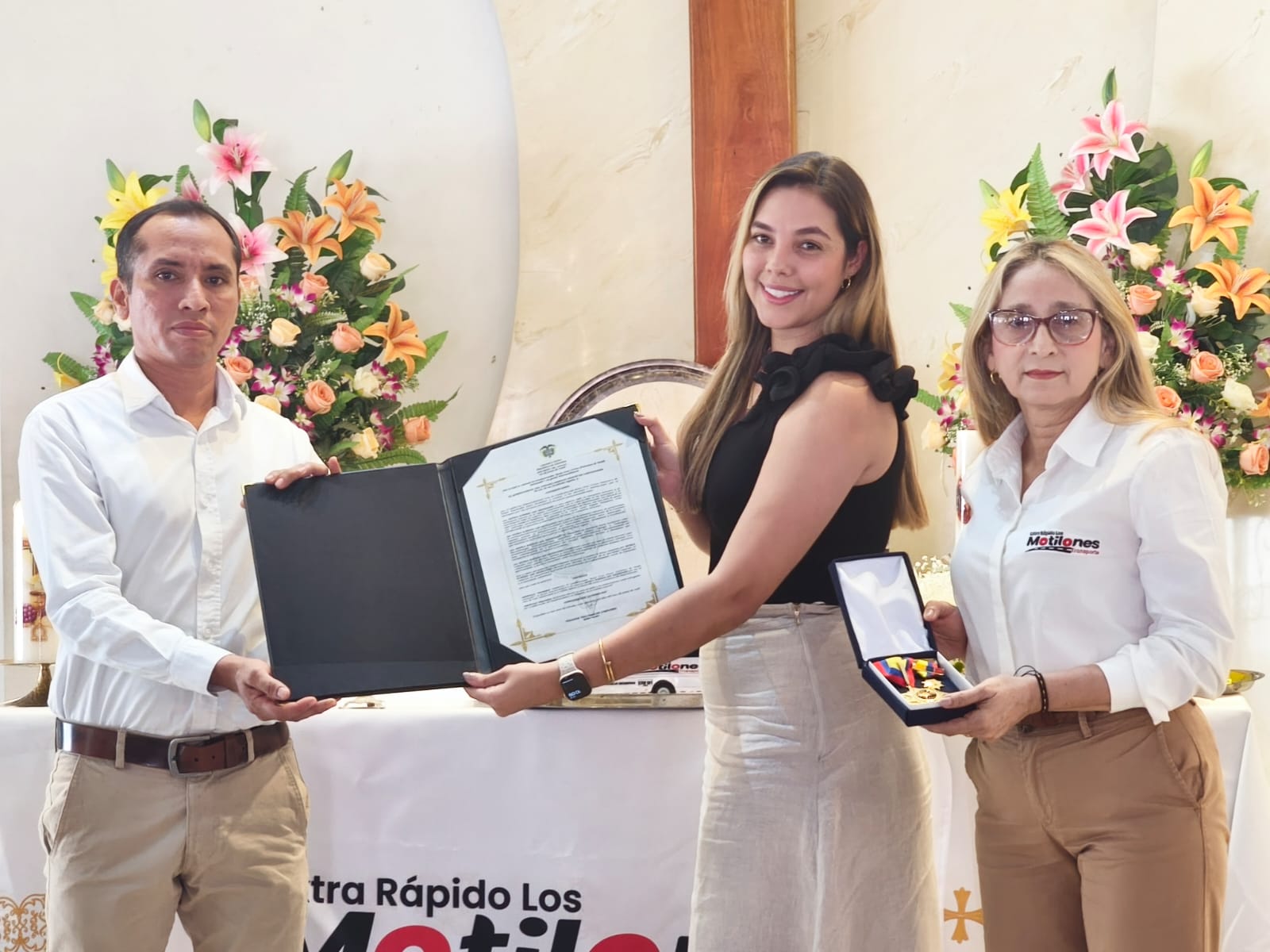 Extra Rápido Los Motilones: condecorado por 70 años de servicio al departamento