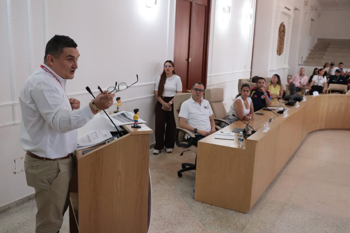 Hacienda reporta balance positivo del primer semestre ante la Asamblea