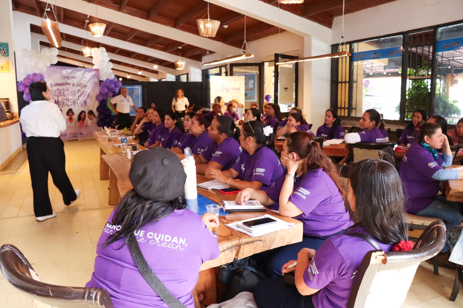 Mujeres cuidadoras fortalecen sus emprendimientos con formación y empoderamiento