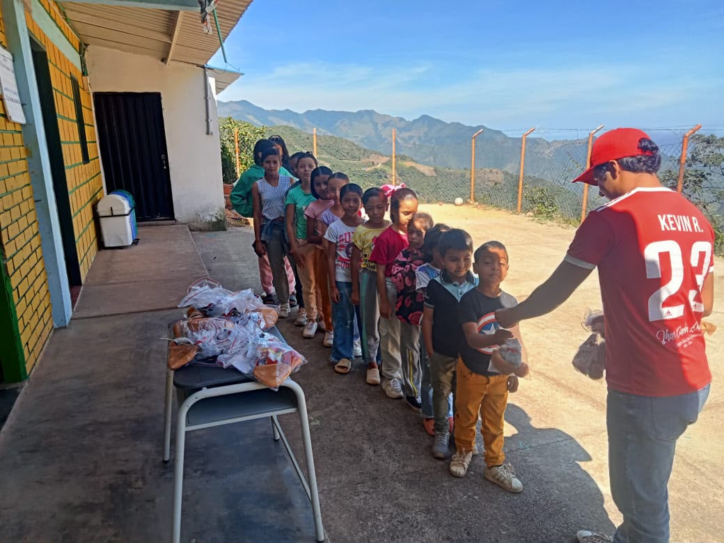 18.000 niños y jóvenes recibirán apoyo nutricional para fortalecer su formación deportiva