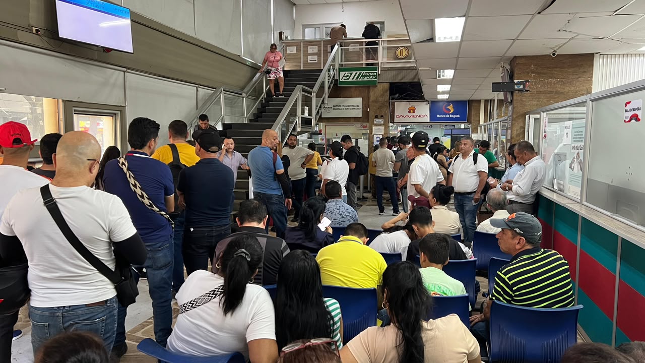 Gobernación llama a ponerse al día con el impuesto vehicular