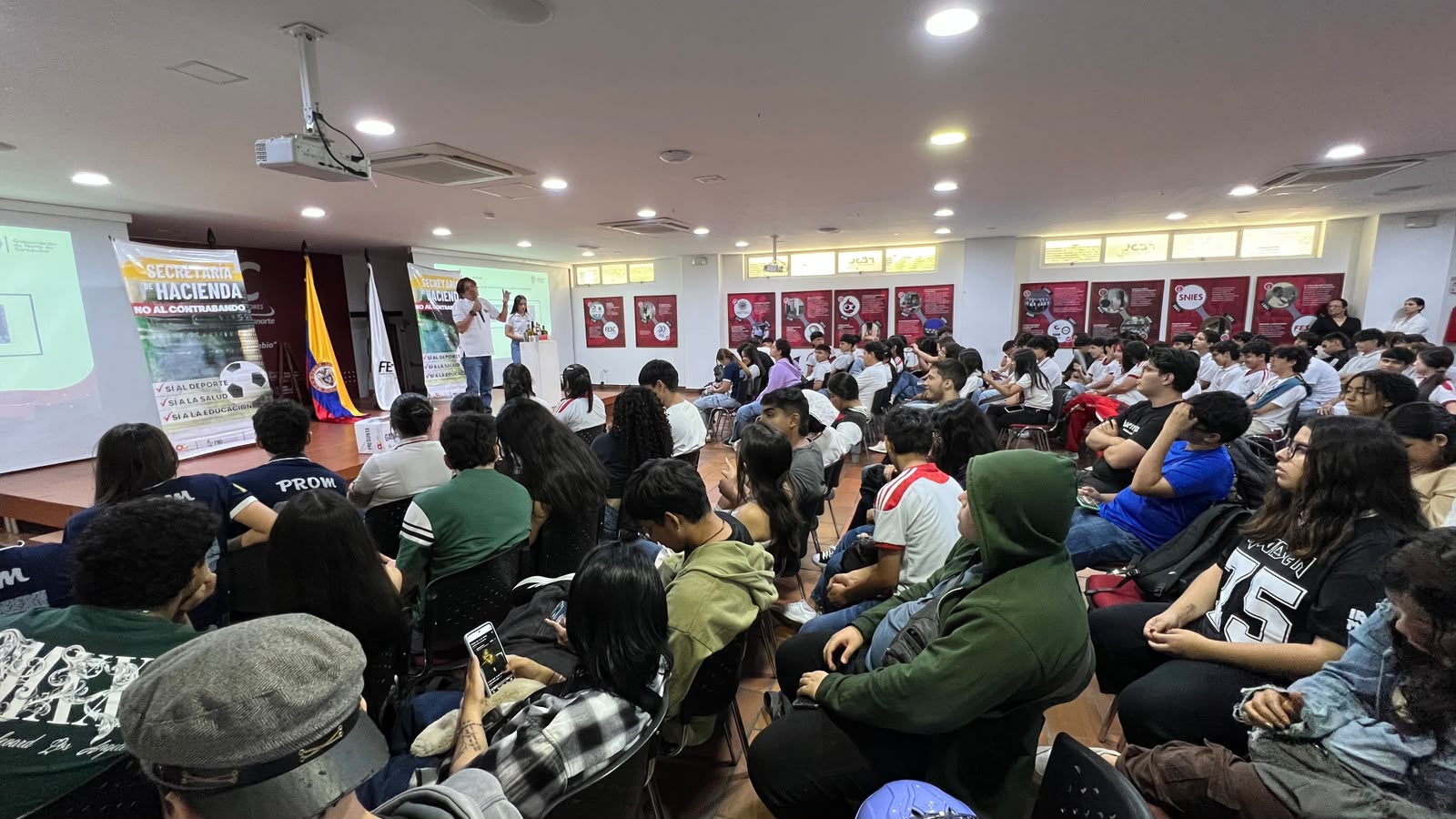 Más de 2.000 jóvenes se capacitan en prevención del contrabando